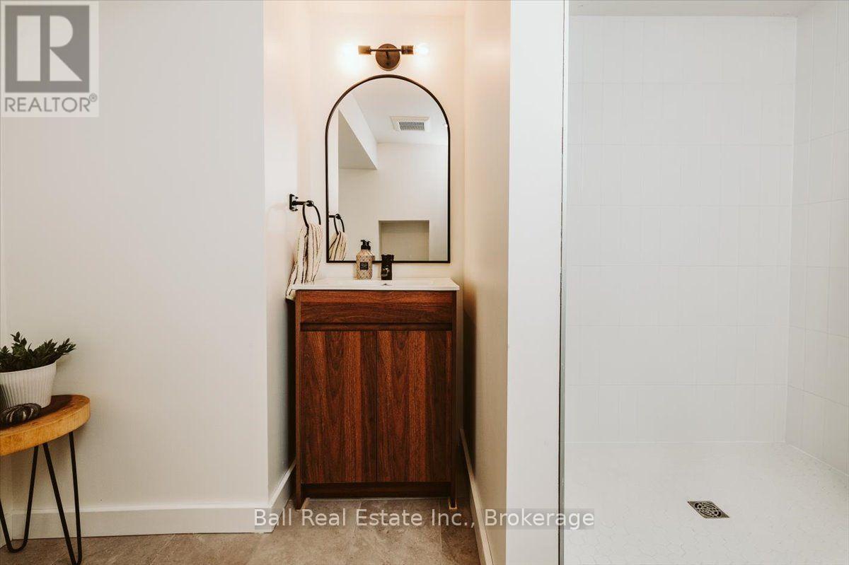 776 DONOGHUE CRESCENT - Image 35