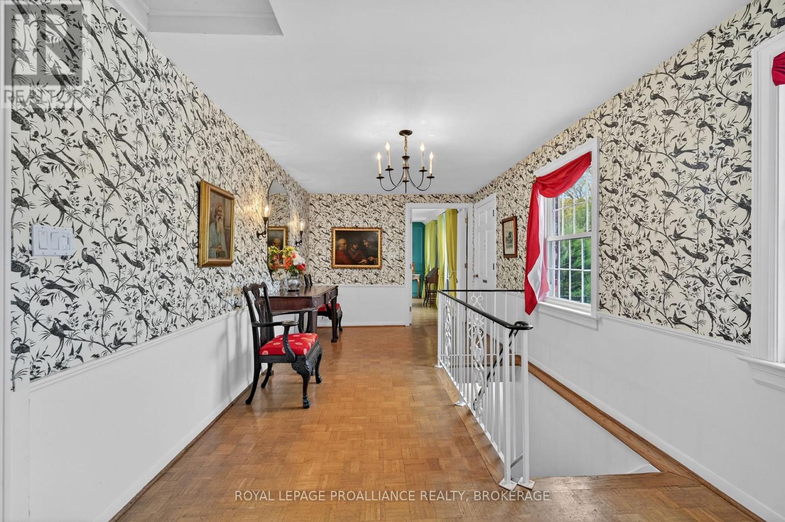 209 FAIRWAY HILL CRESCENT - 10