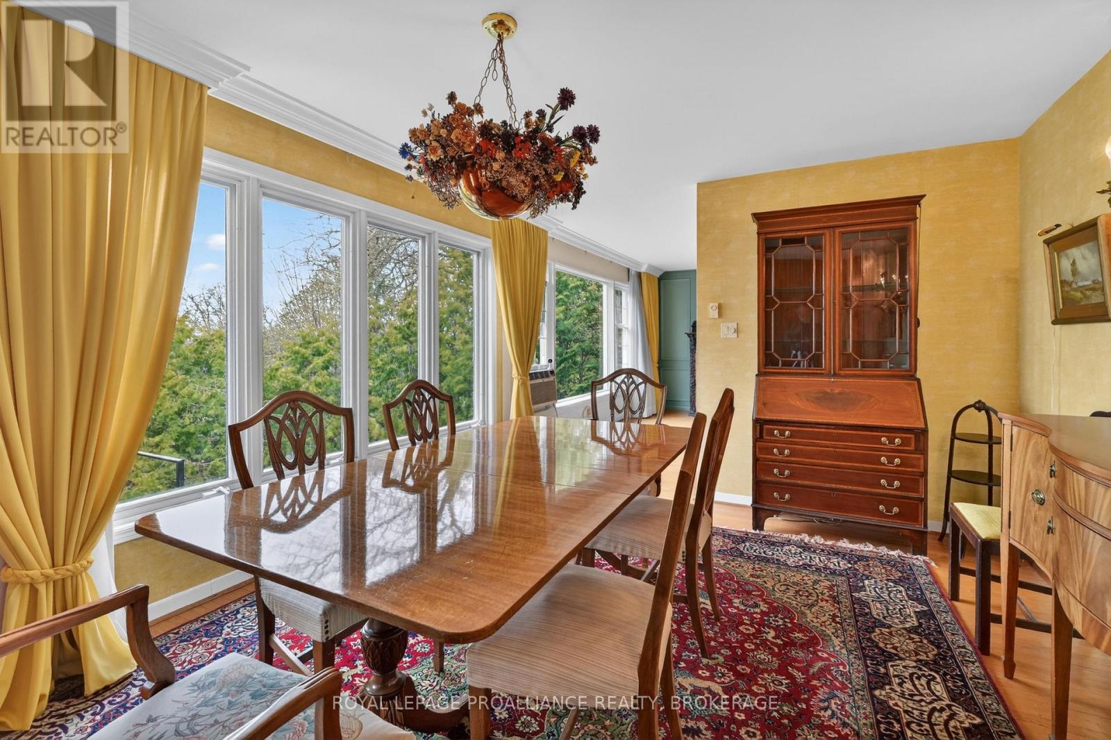 209 FAIRWAY HILL CRESCENT - Image 14
