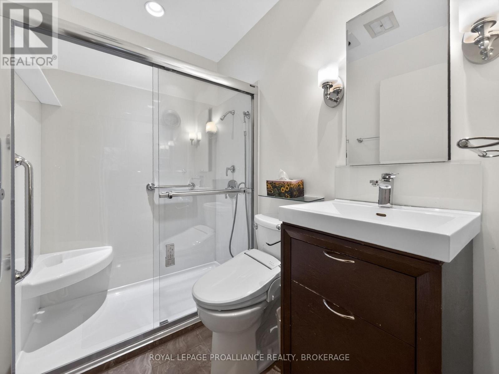 209 FAIRWAY HILL CRESCENT - Image 28