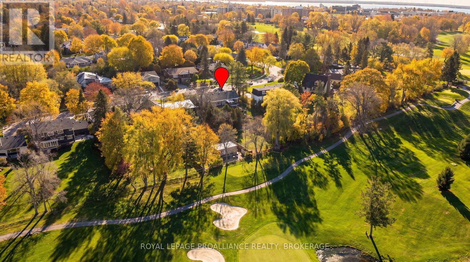 209 FAIRWAY HILL CRESCENT - 3