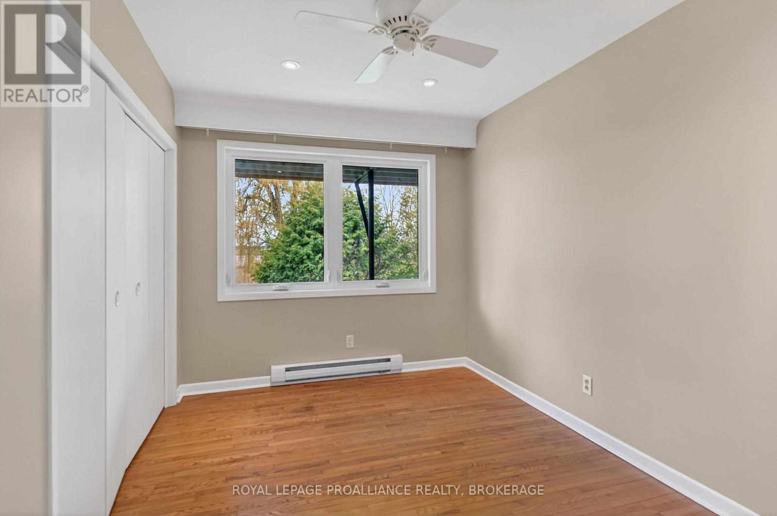 209 FAIRWAY HILL CRESCENT - Image 33