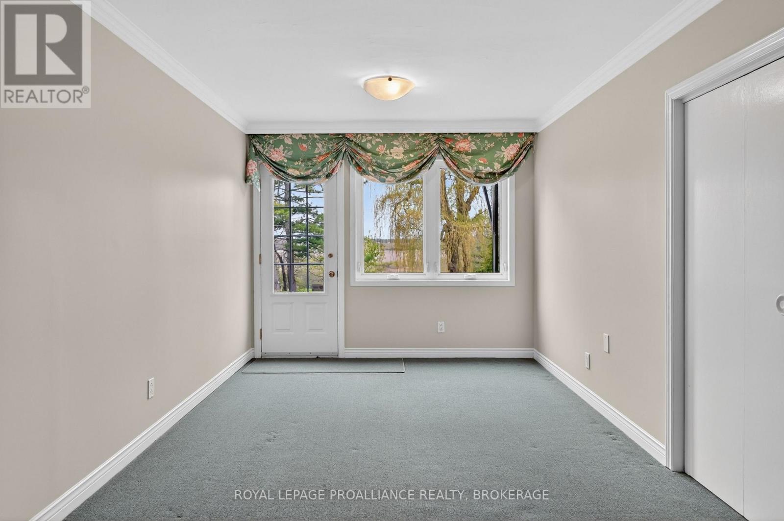 209 FAIRWAY HILL CRESCENT - 35