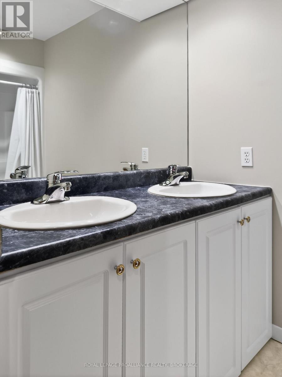 209 FAIRWAY HILL CRESCENT - Image 41