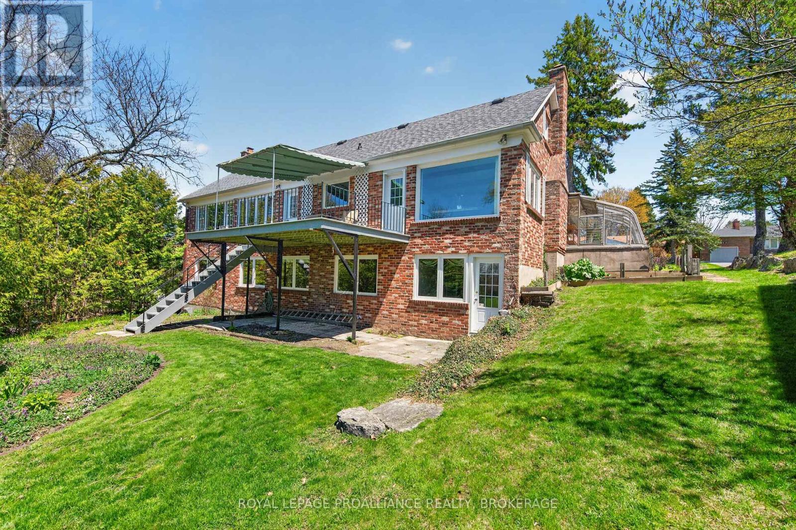 209 FAIRWAY HILL CRESCENT - Image 44