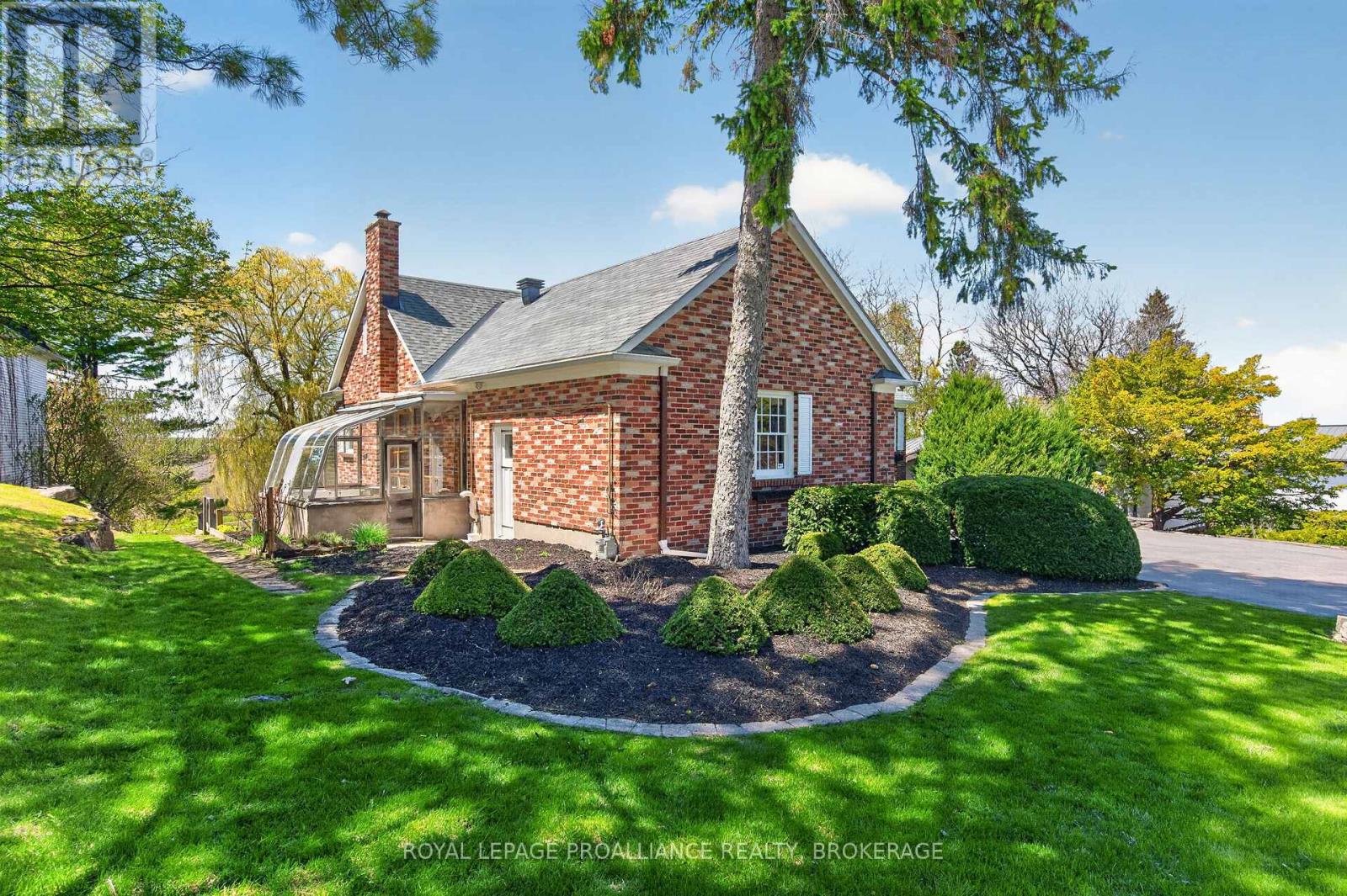 209 FAIRWAY HILL CRESCENT - 45