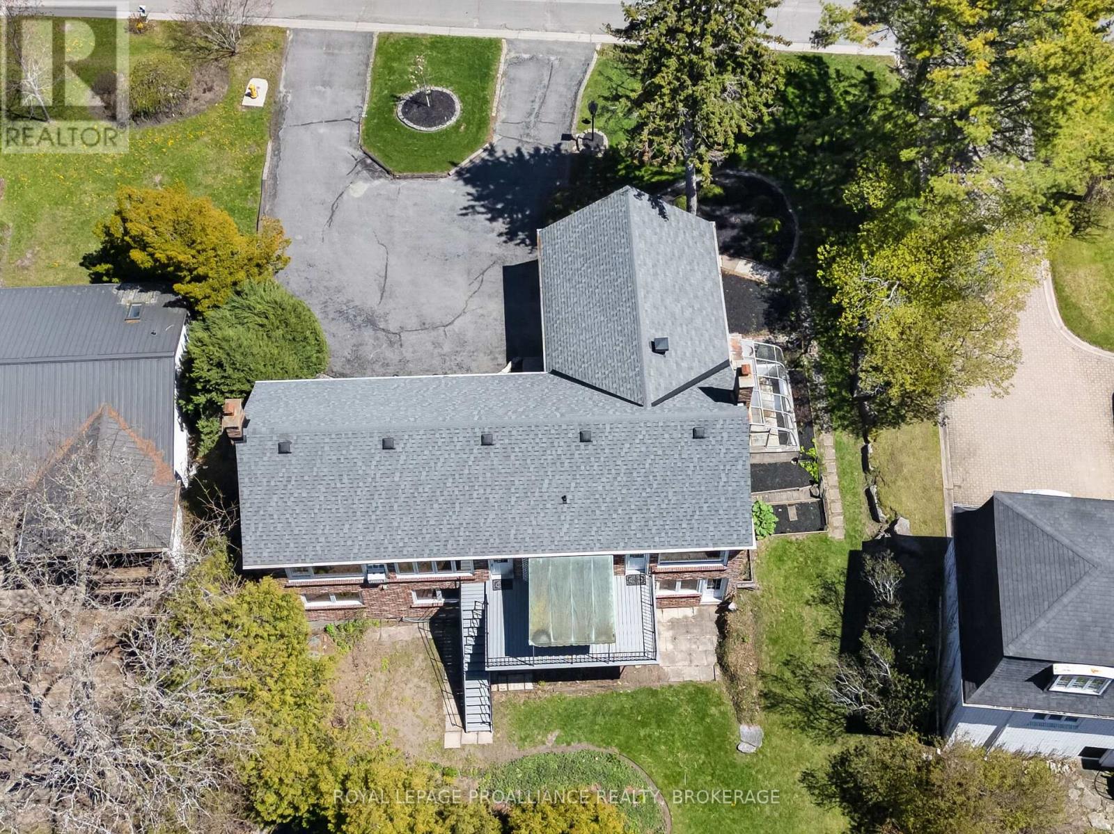 209 FAIRWAY HILL CRESCENT - 49