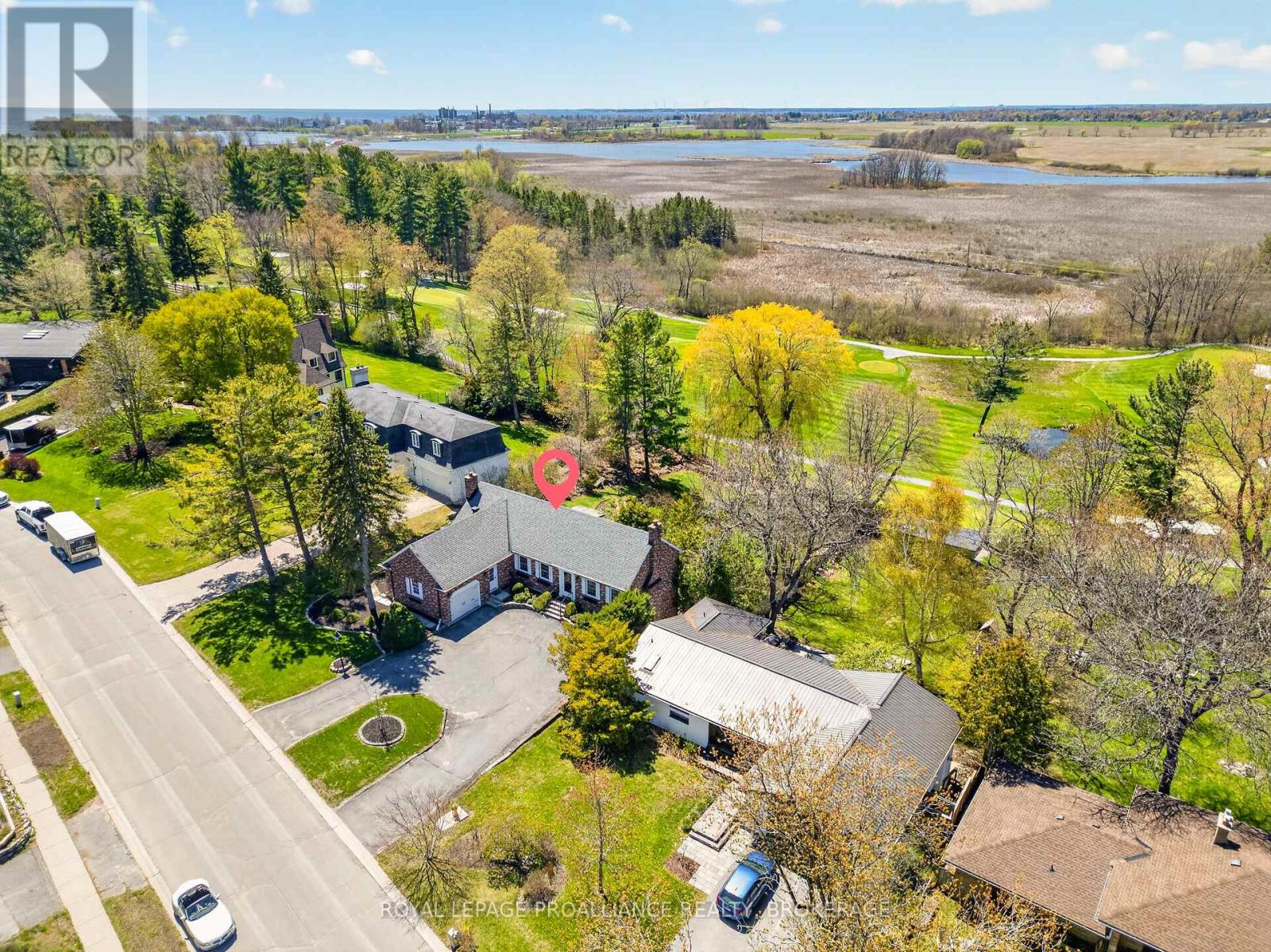 209 FAIRWAY HILL CRESCENT - 6