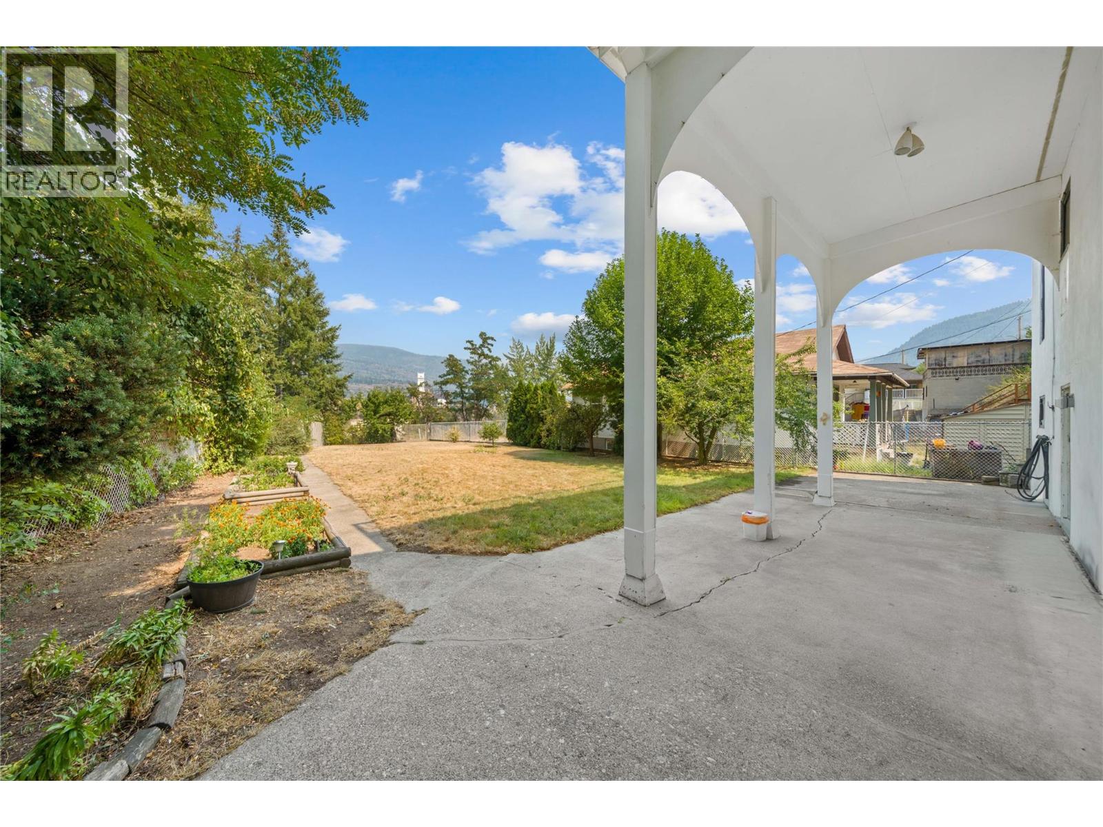 597 BINNS Street - 35