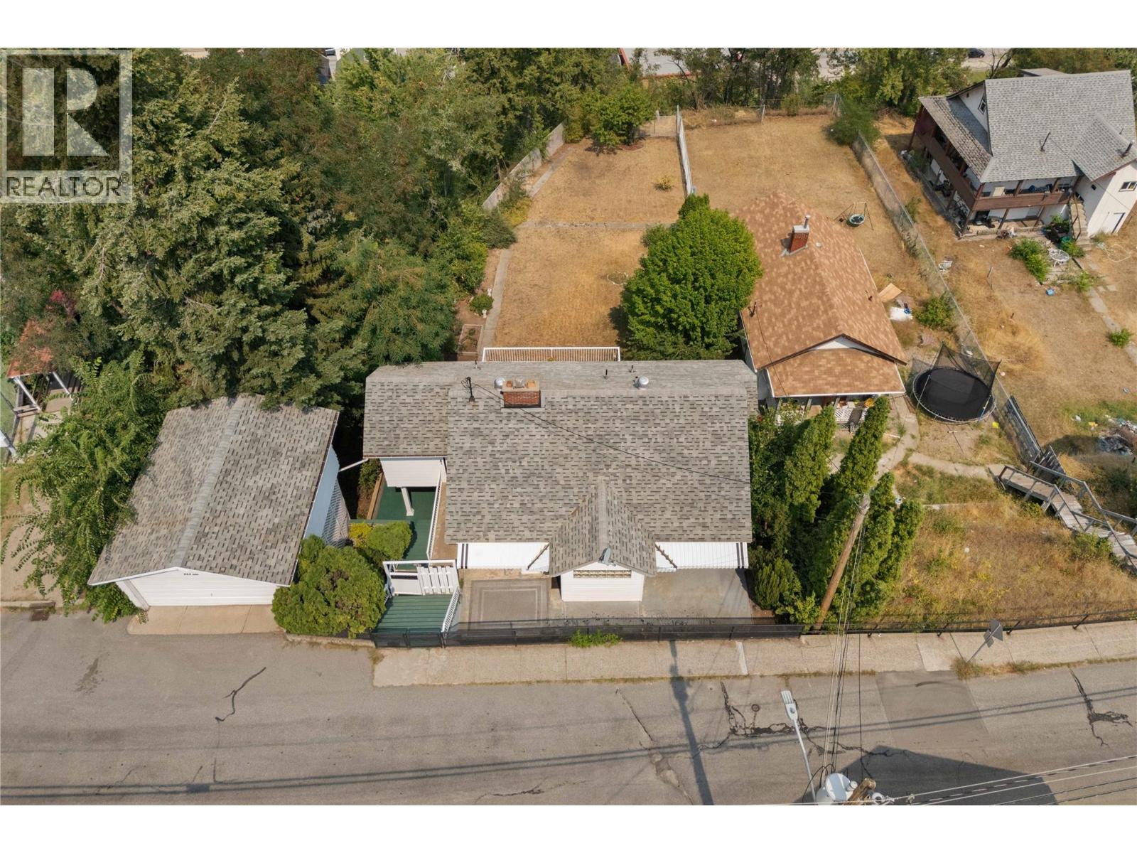 597 BINNS Street - 44