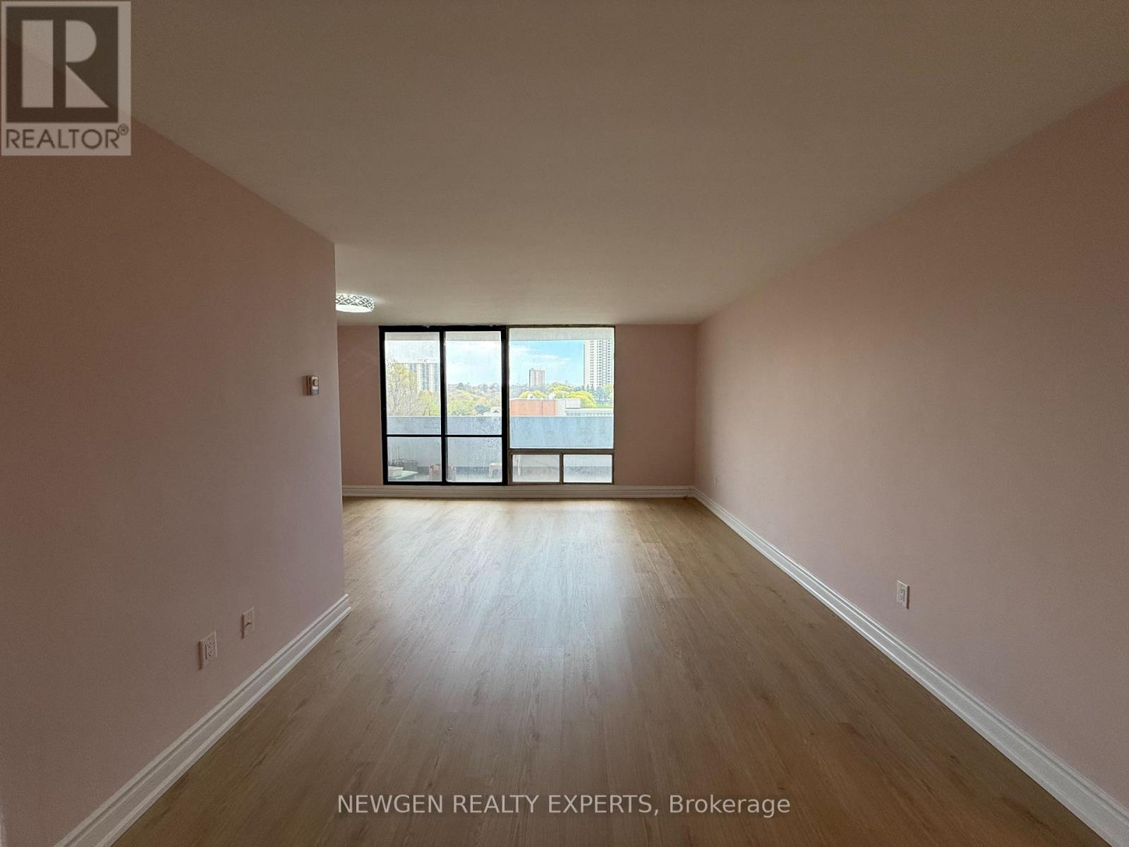 #502 3 MASSEY SQUARE - 14