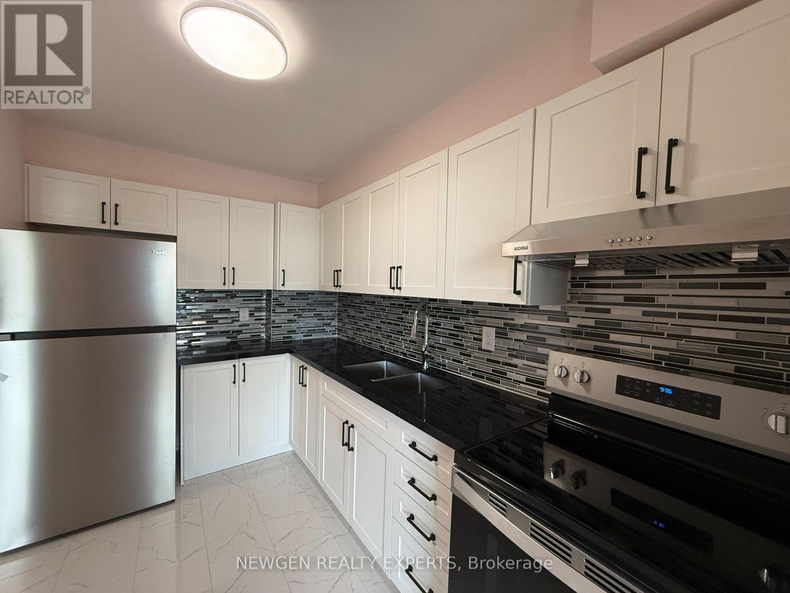 #502 3 MASSEY SQUARE - 21