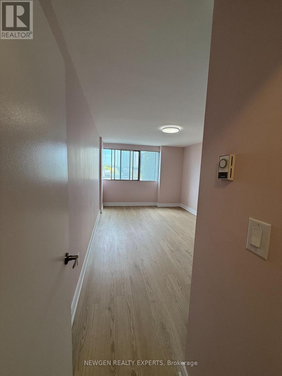 #502 3 MASSEY SQUARE - 24