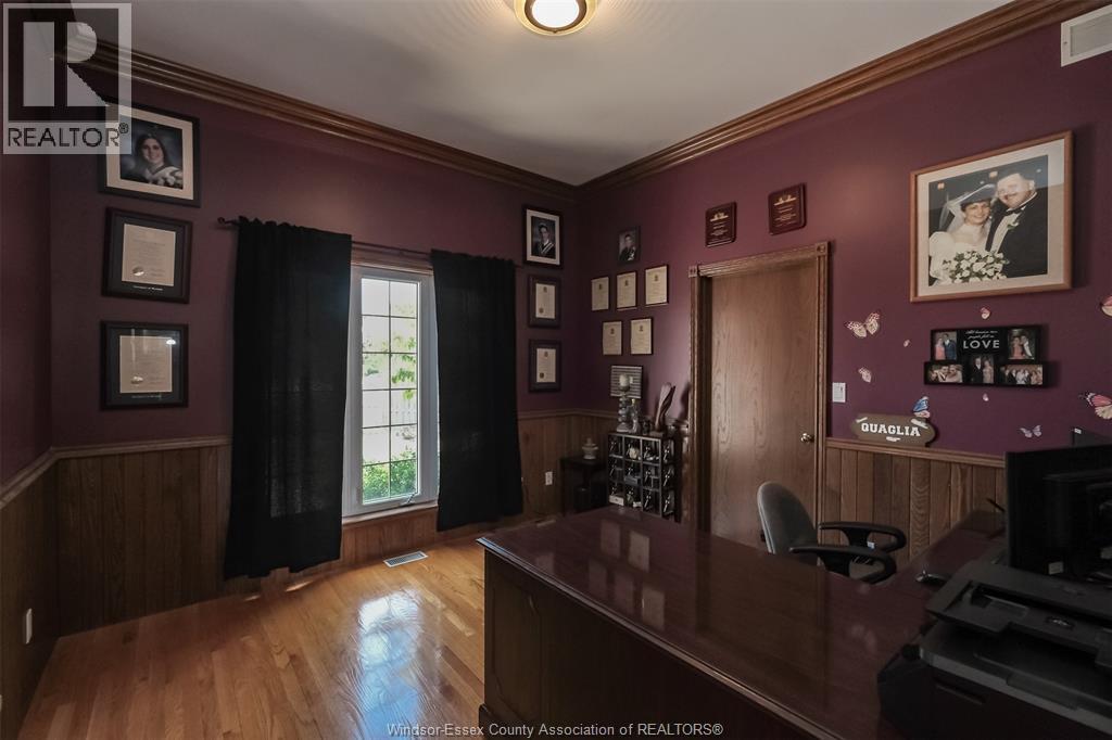 1747 CHORNOBY CRESCENT - 14