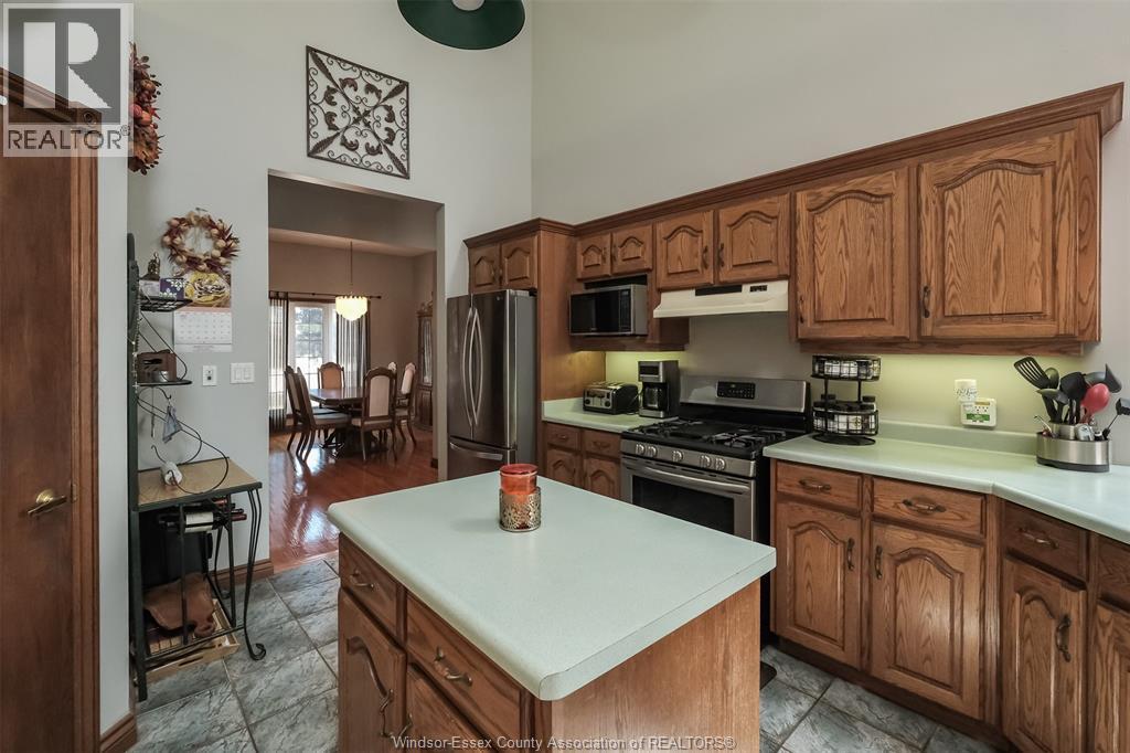 1747 CHORNOBY CRESCENT - 8