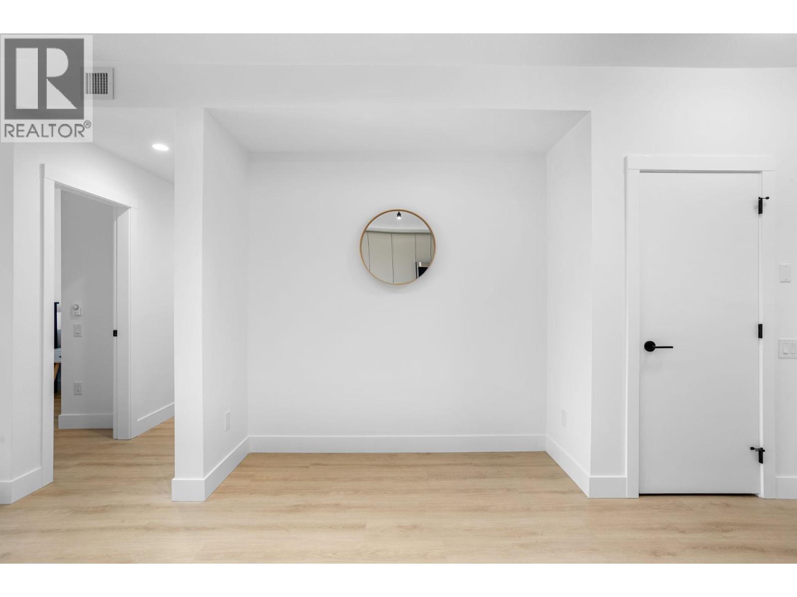 216 3055 MURRAY STREET, Port Moody