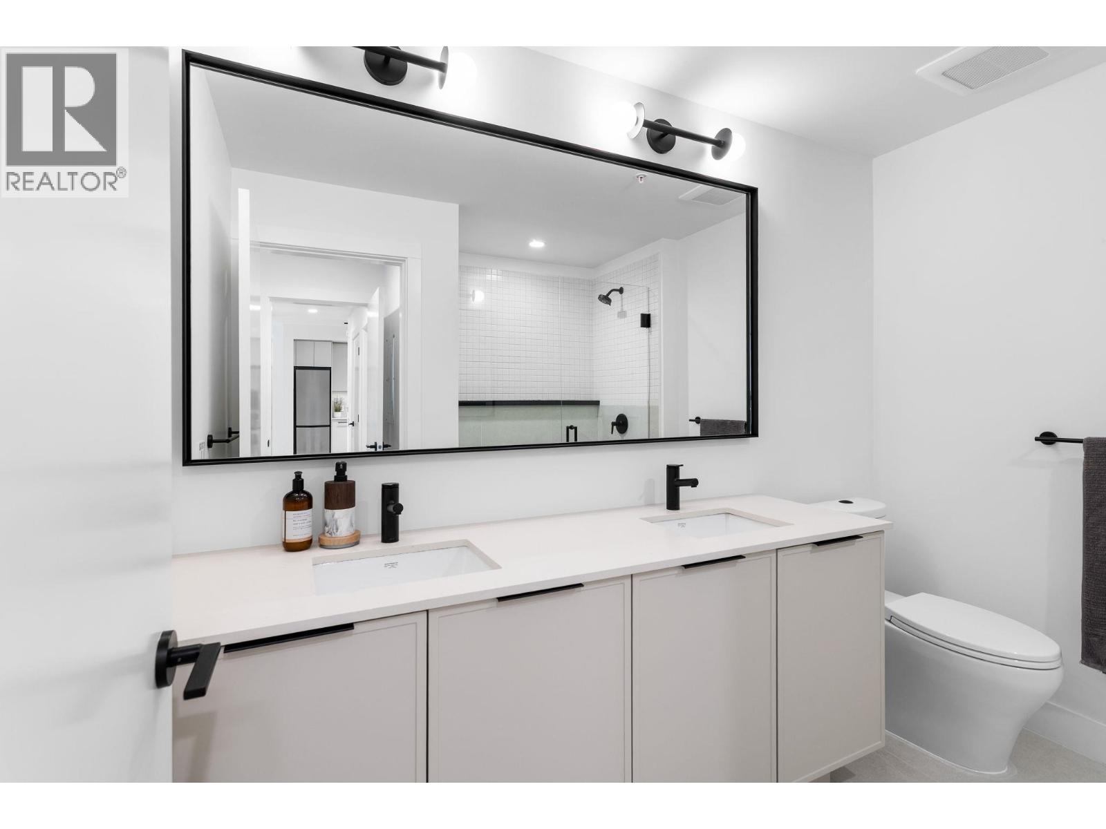 216 3055 MURRAY STREET, Port Moody