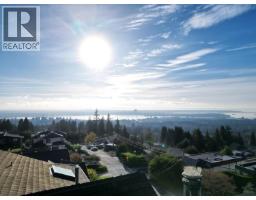 4050 St. Pauls Avenue, North Vancouver, BC V7N1T5 Photo 7