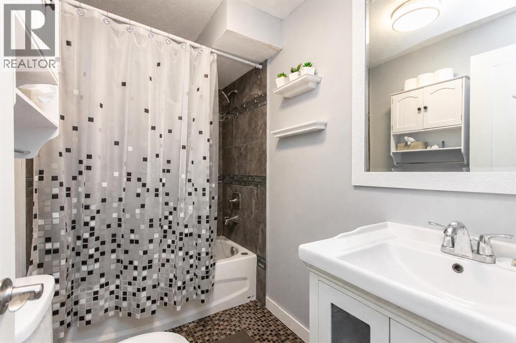 6308 61 Avenue - Photo 21