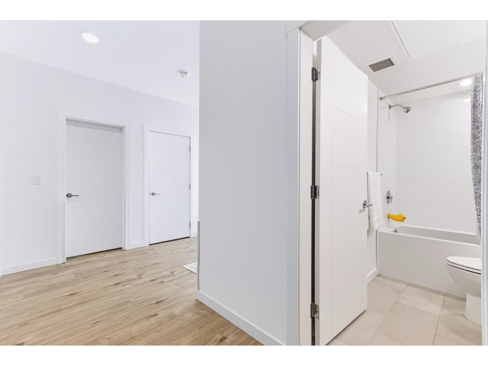 3 Bed, 2 Bath Apartment for Sale in Abbotsford – 102 3182 GLADWIN ROAD, Abbotsford – MLS# R3154599 - Image 15
