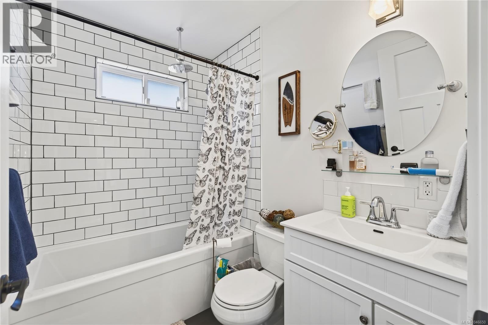 726 Haliburton St - Image 23