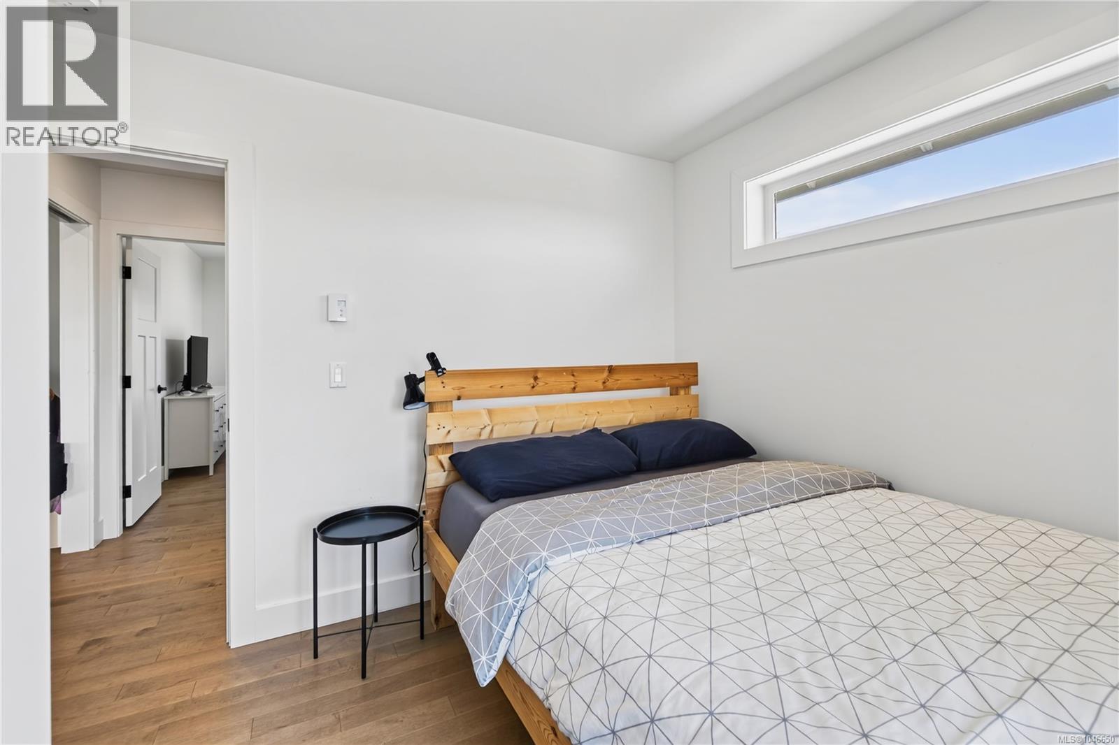 726 Haliburton St - Image 22