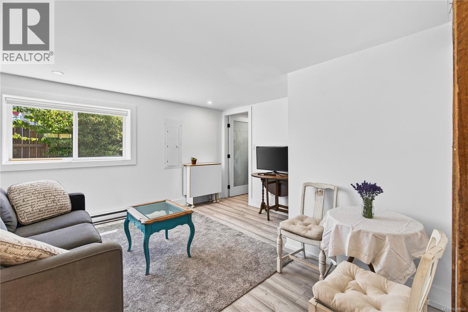 726 Haliburton St - Image 39