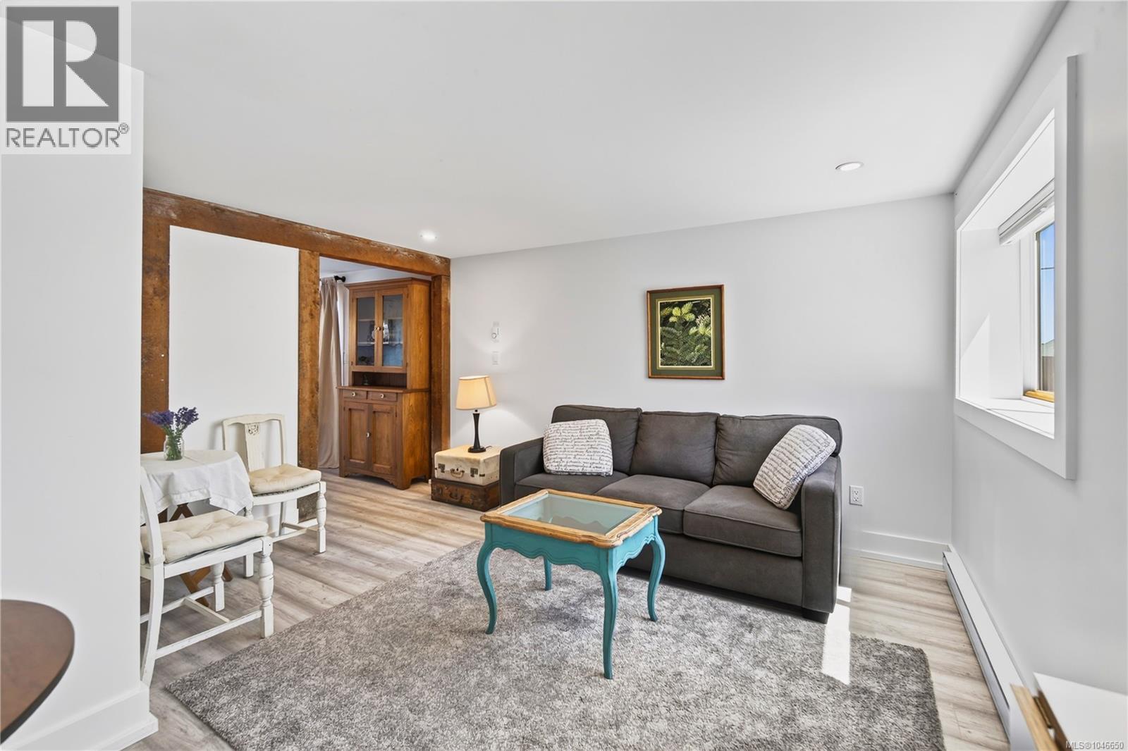 726 Haliburton St - Image 40