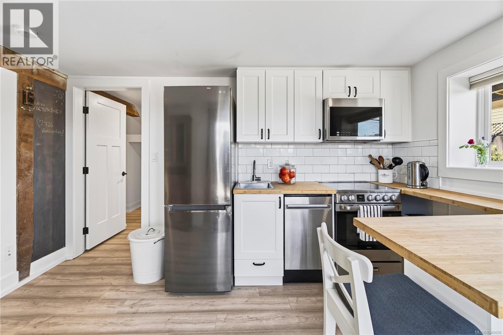 726 Haliburton St - Image 30