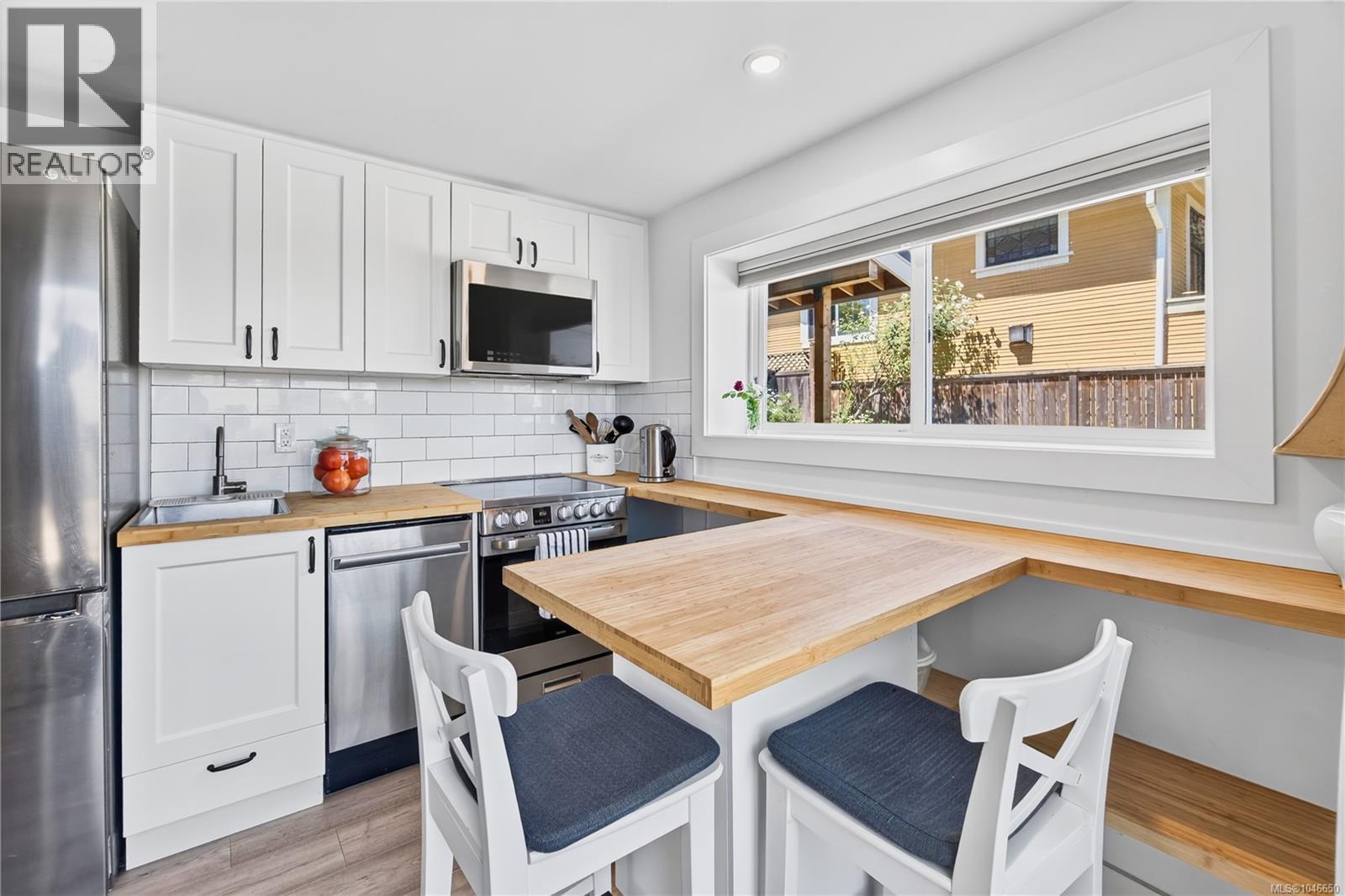726 Haliburton St - 31