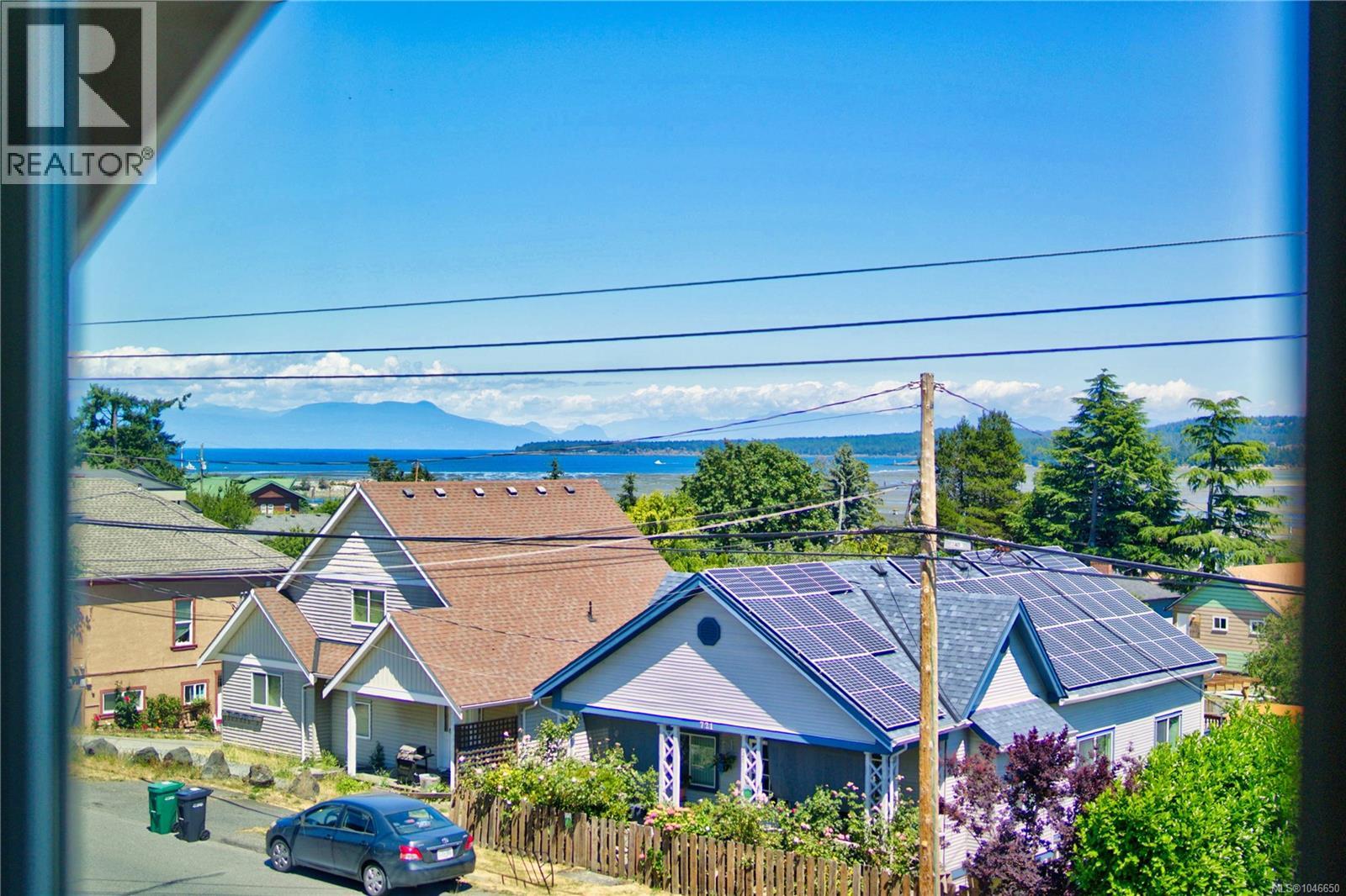 726 Haliburton St - 48