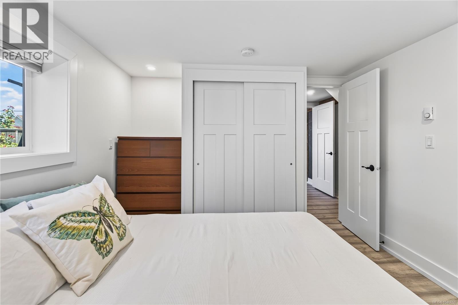 726 Haliburton St - 42