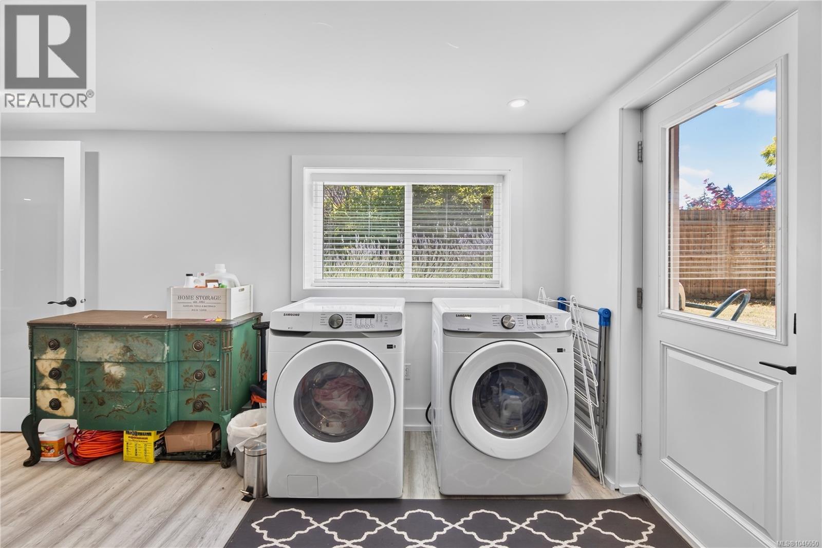 726 Haliburton St - 47