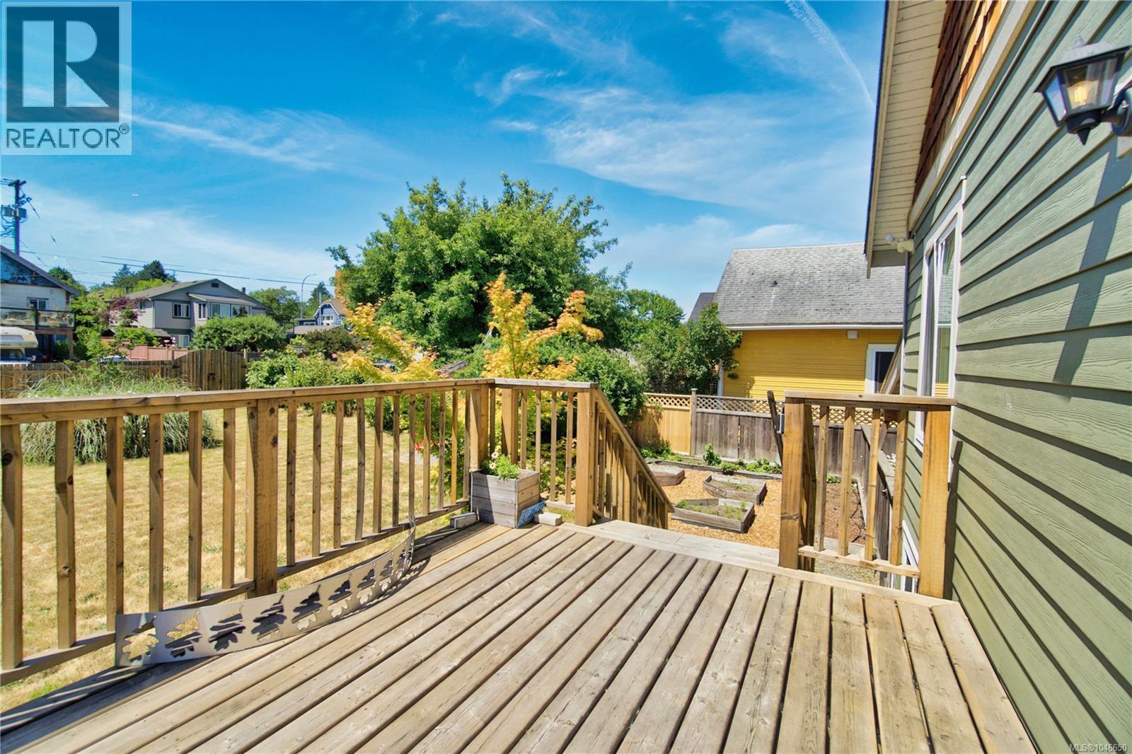 726 Haliburton St - Image 58