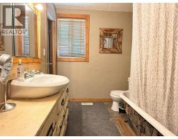 7727 Riverside Drive, Grand Forks, BC V0H1H0 Photo 17