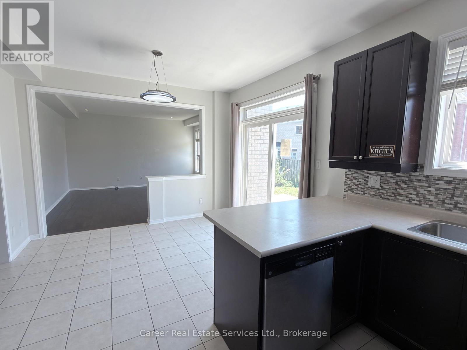 12 CRAGG CRESCENT - 10