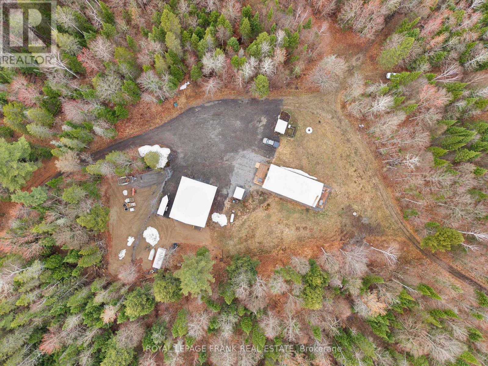 989 NORTH MCKENZIE LAKE ROAD - Image 40