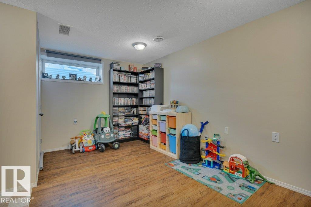 34 2004 GRANTHAM Court NW - Photo 33