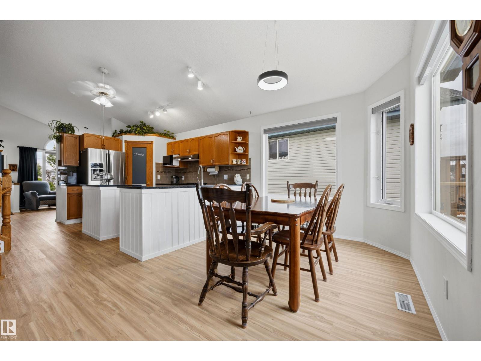 313 DAVENPORT DR - 14
