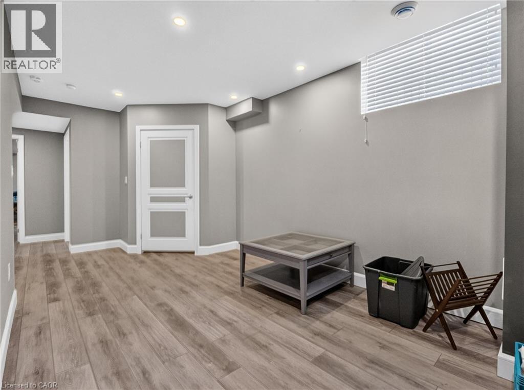 285 SOUTH PELHAM Road - Image 30