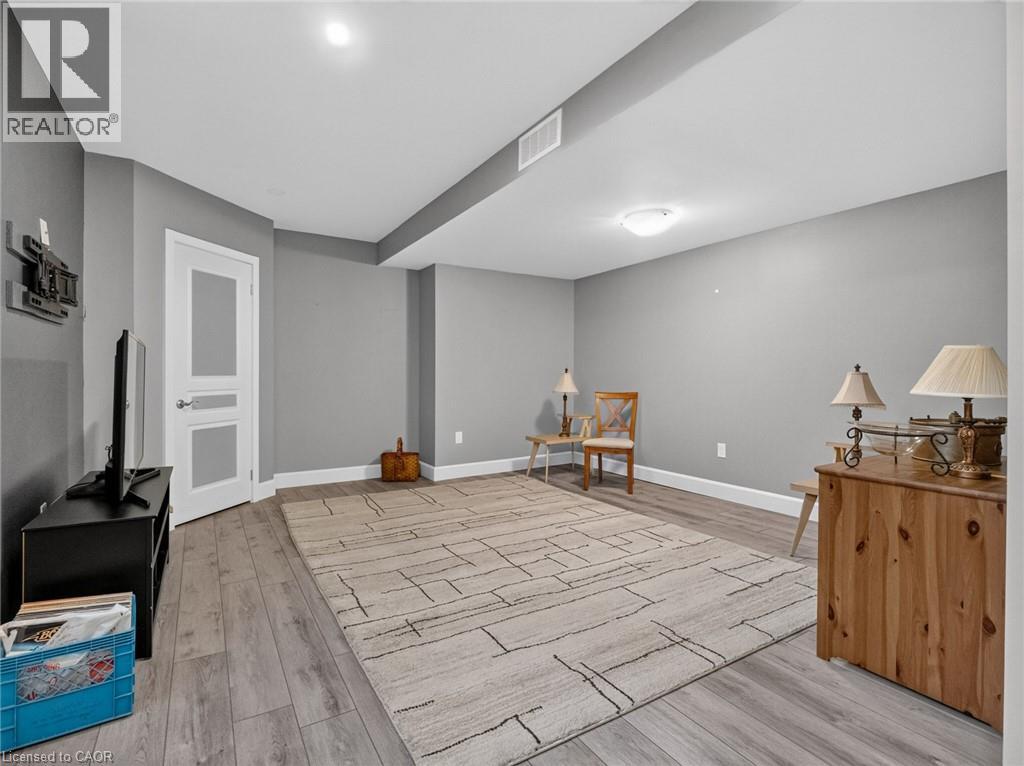 285 SOUTH PELHAM Road - Image 28