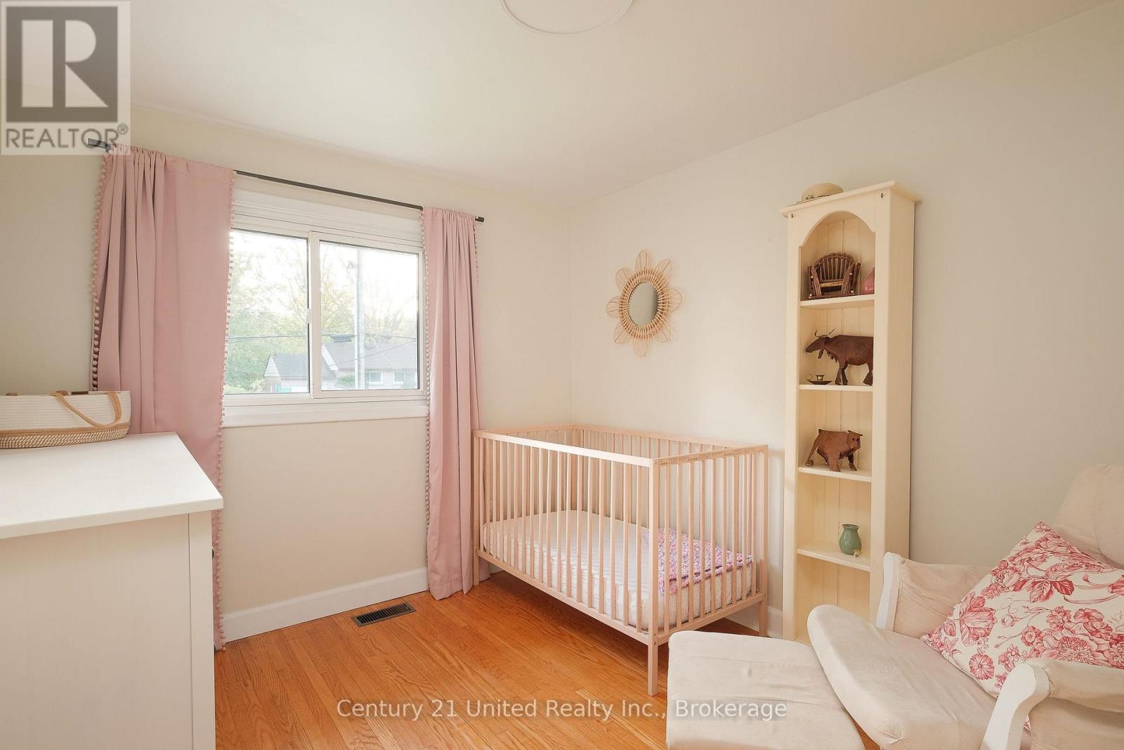 922 WEBBER AVENUE - Image 16