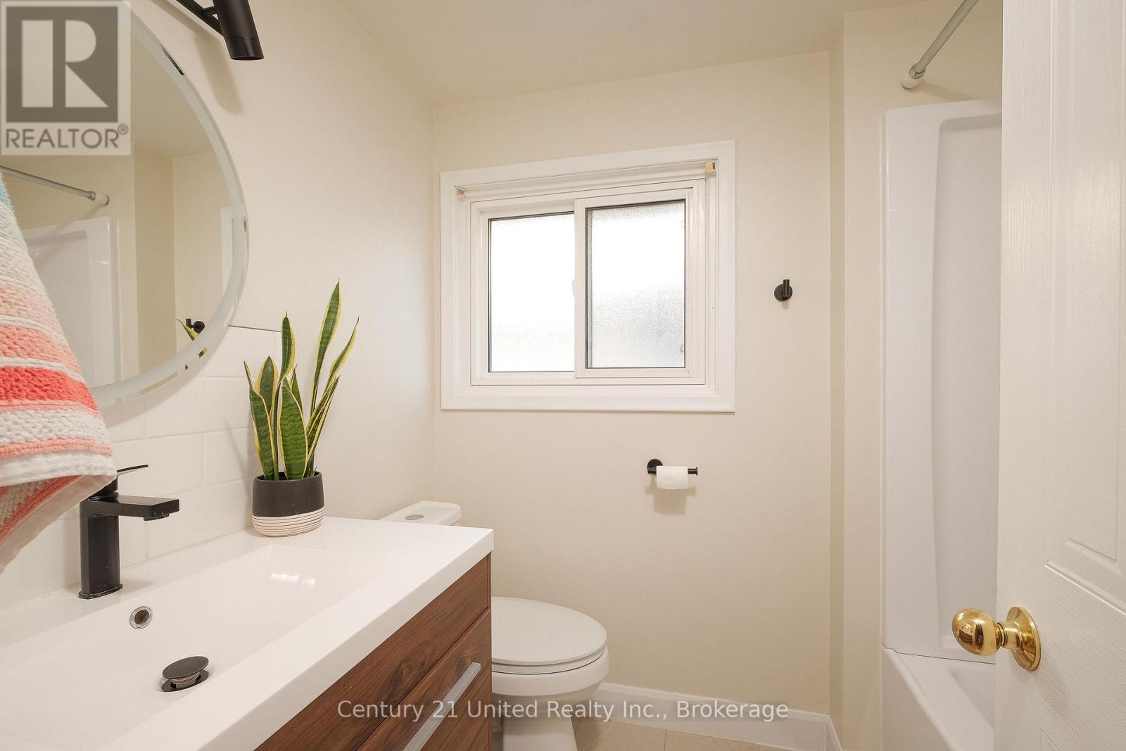 922 WEBBER AVENUE - 13