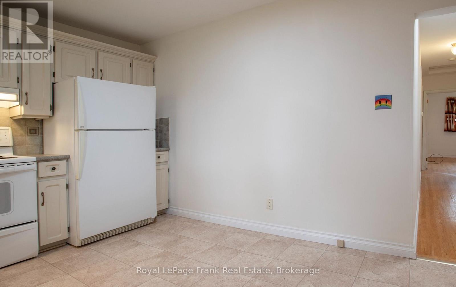 407 GLENCASTLE AVENUE - 12