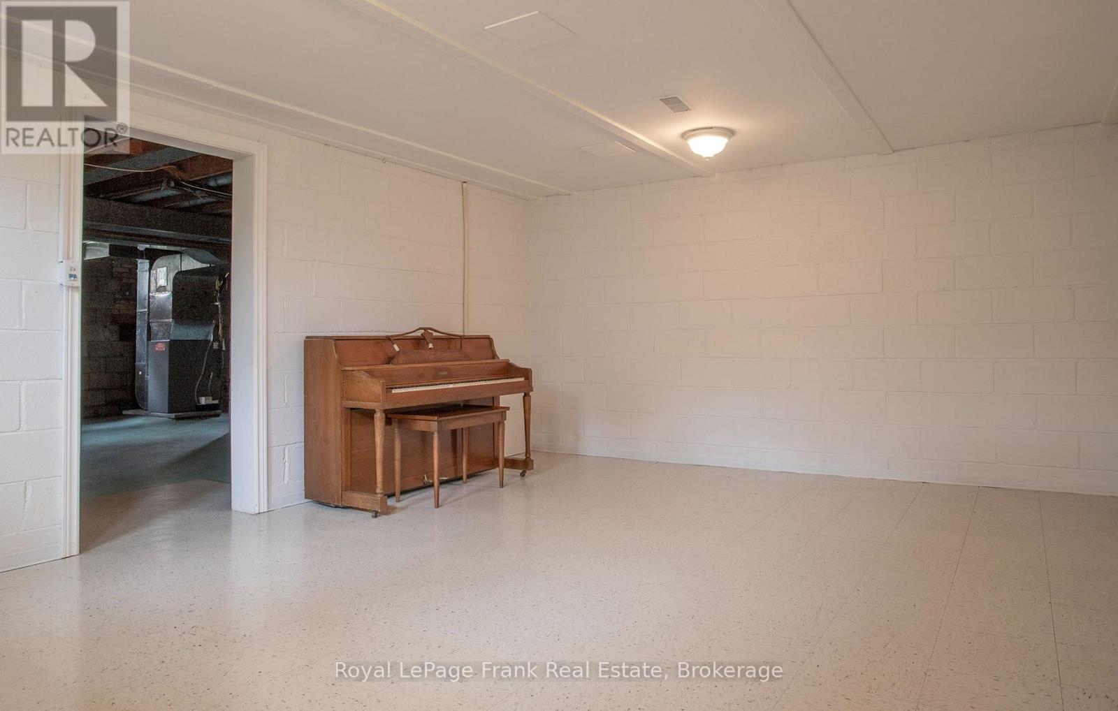 407 GLENCASTLE AVENUE - Image 21