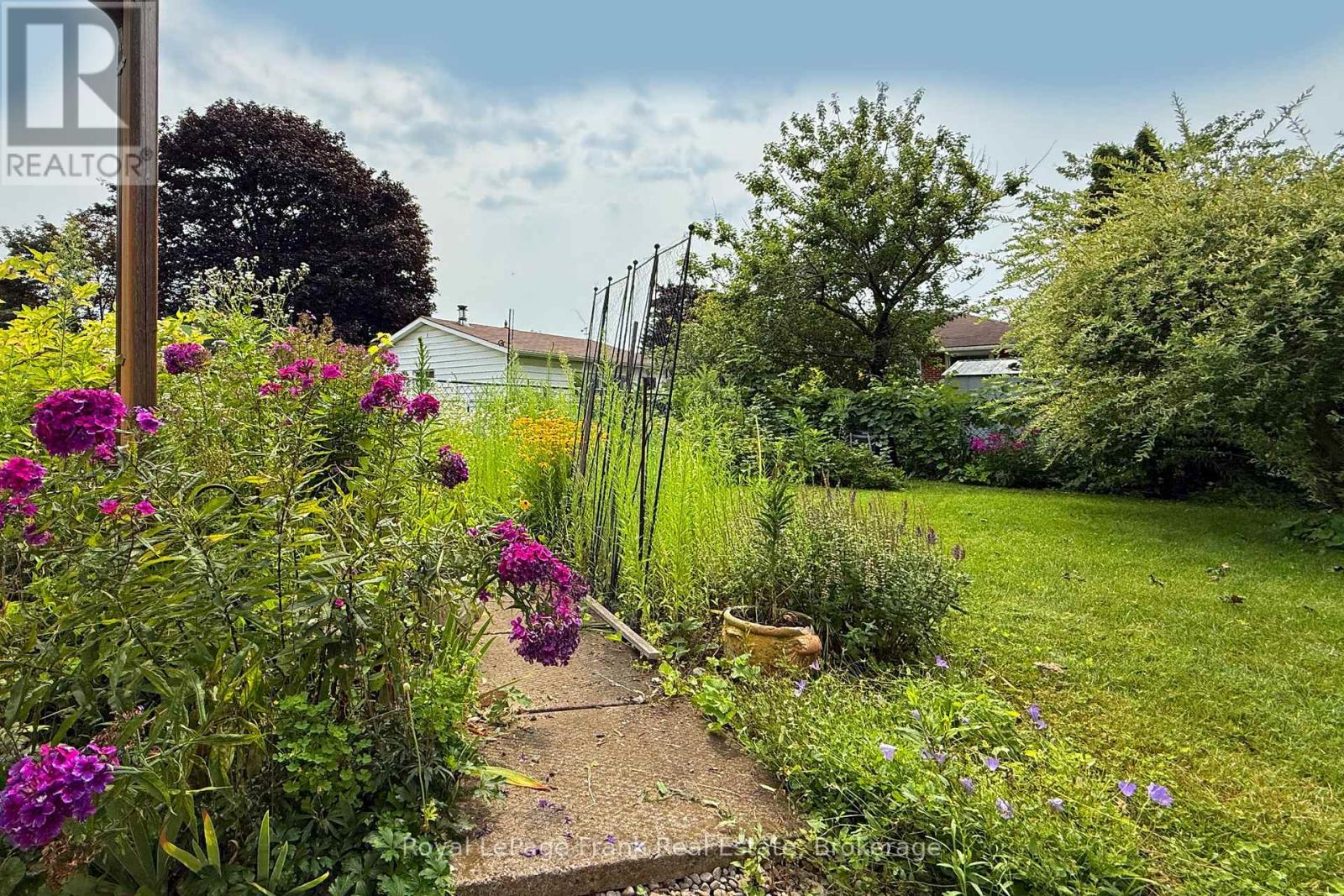407 GLENCASTLE AVENUE - Image 29