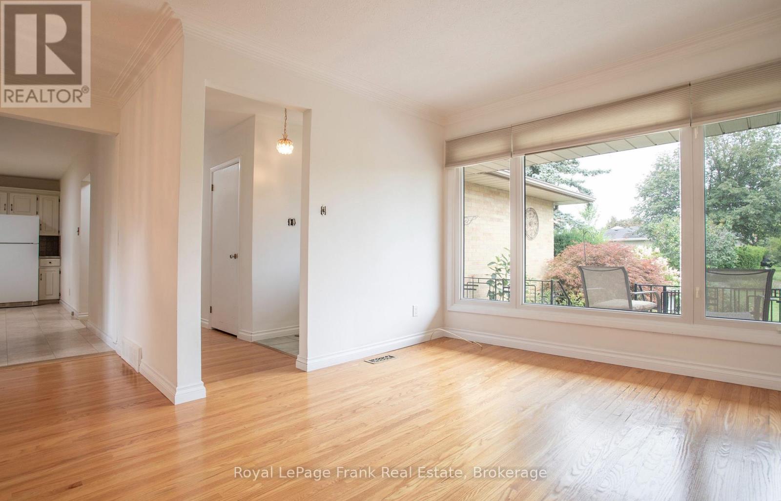 407 GLENCASTLE AVENUE - 3