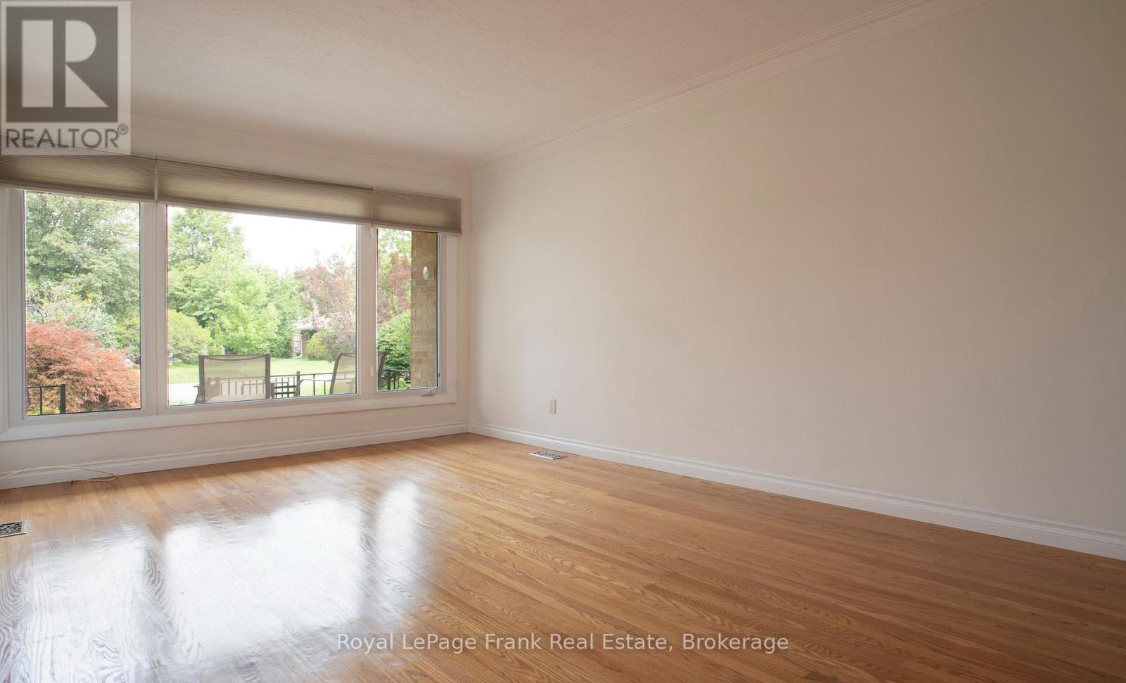 407 GLENCASTLE AVENUE - 5