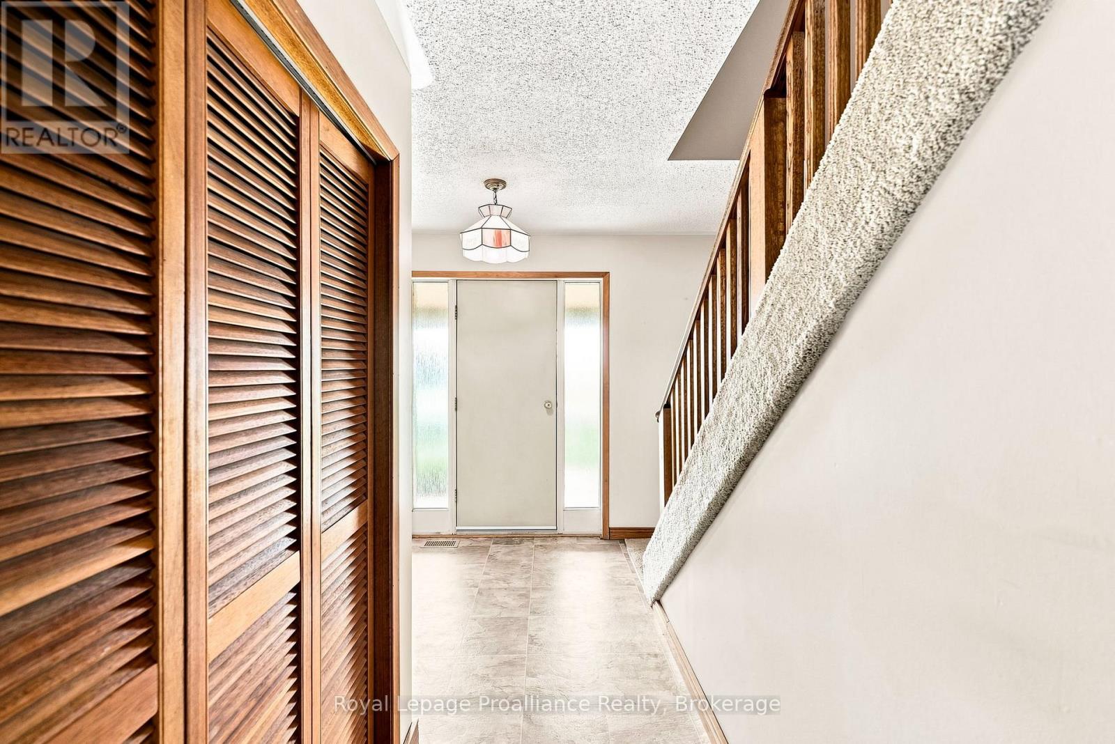 499 MCMASTER ROAD - 12