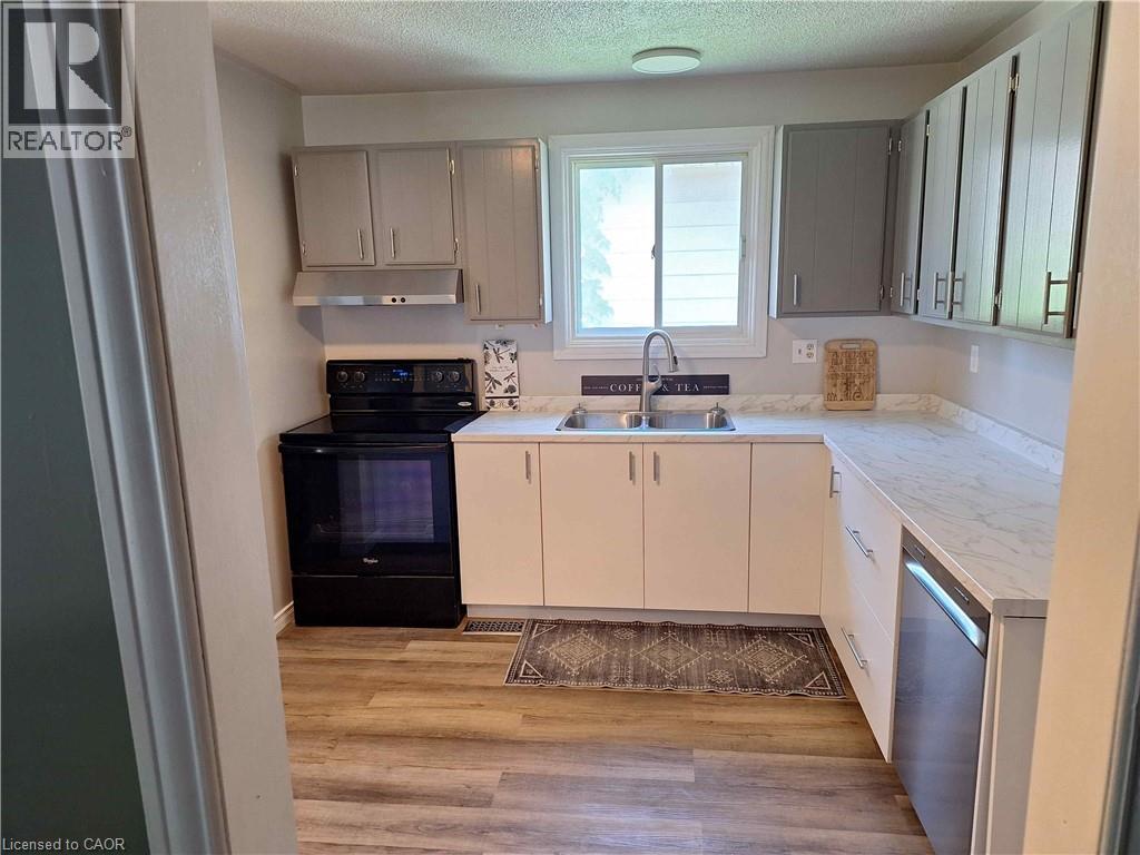 48 CRESTLYNN Crescent - 5